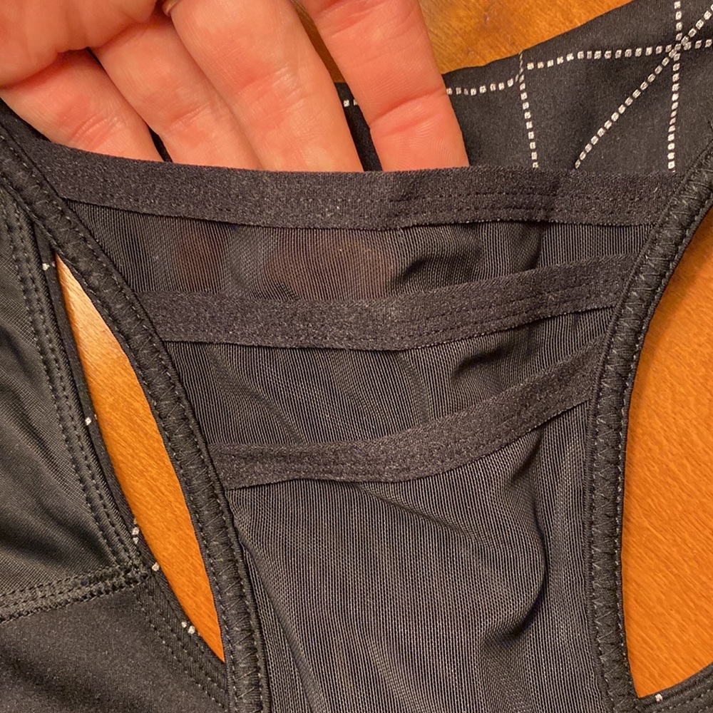 Brand New Fabletics Sports Bra On The Go - Picture 3 of 4